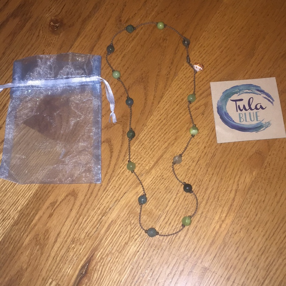 Rope necklace with shells